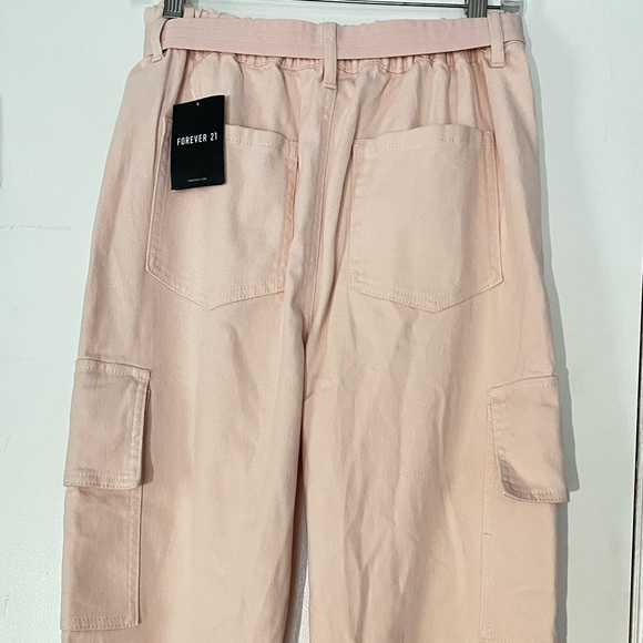 Baby Pink Cargo Pants. SIZE MEDIUM - Picture 5 of 10